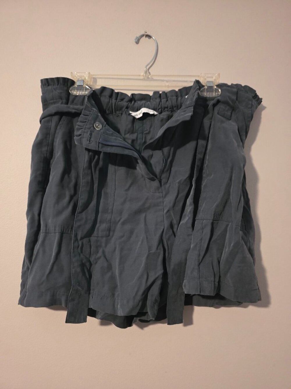 Nine West Womens Dark Gray slate rayon shorts with belt size XL Mid Thigh